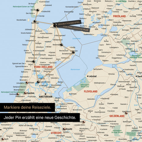 Moderne Benelux-Landkarte in der Farbe Multicolor Classic als Pinn-Leinwand zeigt einen Ausschnitt von Nord-Holland und Utrecht, in der bereits besuchte Reiseziele durch Pins markiert sind