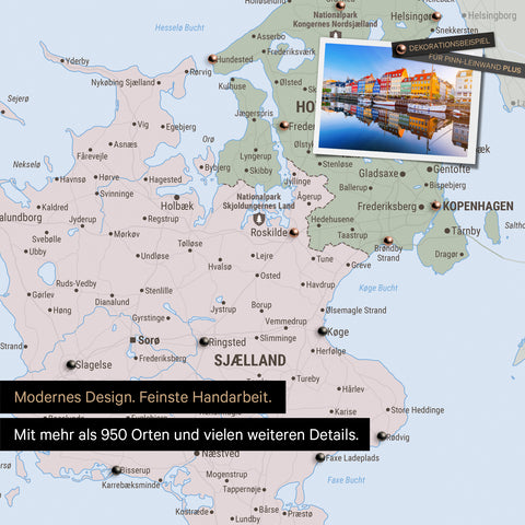 Udsnit af et politisk Danmarkskort – Lærred til nåle i farven Multicolor Atlas viser rejsemål omkring København, der er markeret med nåle