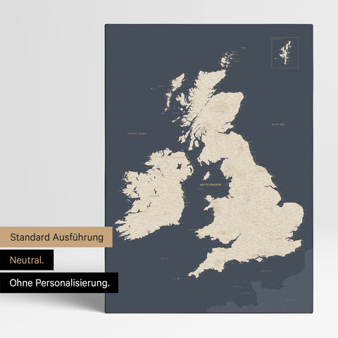 Neutrale Ausführung einer England- & Großbritannien-Karte in Farbe Hale Navy (Blau-Gold) ohne Personalisierung
