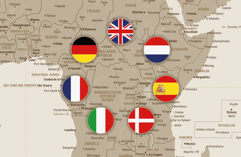 Breuer's Weltkarten in der Equal-Earth-Projektion sind in sieben verschiedenen Sprachen erhältlich: Deutsch, Englisch, Französisch, Niederländisch, Italienisch, Spanisch und Dänisch