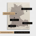 Vielfältige Konfigurationsmöglichkeiten einer DACH-Karte in Warmgray (Braun-Grau)