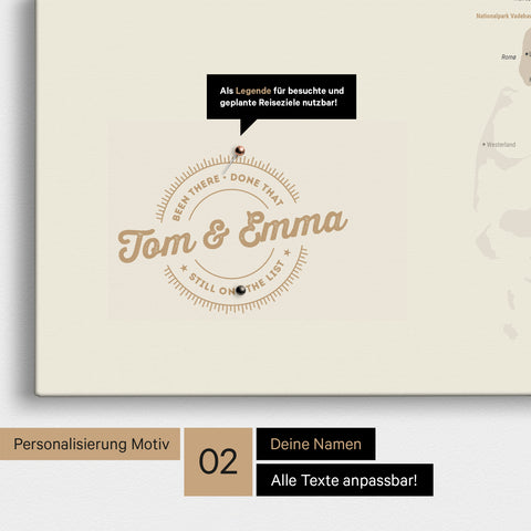 Personalisierte Dänemark-Karte als Pinn-Leinwand in Gold mit eingedruckten Namen und einer Legende zur Markierung von besuchten Orten