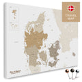 Dänemark-Karte in Multicolor Beige Pinn-Leinwand mit sehr hohem Detailgrad zum Markieren von Orten und Reisezielen kaufen