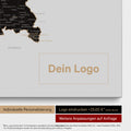 Deutschland-Karte als Pinn-Leinwand in Light Black (Weiss-Schwarz) mit Eindruck eines Firmenlogos
