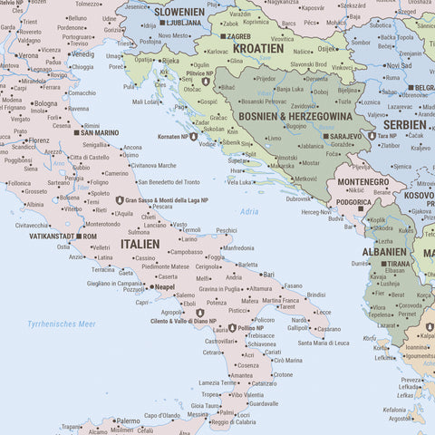 Europakort TRAVEL® Premium plakat – Multicolor Atlas (Politisk kort)