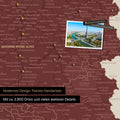 Frankreich Landkarte in Bordeaux Rot als Leinwand zum Pinnen zeigt einen Ausschnitt von Auvergne-Rhone-Alpen mit vielen Details wie Nationalparks, Flüssen und zahlreichen kleinen Orten und Städten, die teilweise mit Pins markiert sind