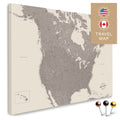 Kanada & USA Landkarte in Warmgray (Braun-Grau) mit sehr hohem Detailgrad als Pinnwand Leinwand zum Pinnen und Markieren von Reisezielen kaufen