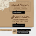 Pinnwand Leinwand einer Österreich-Karte in Treasure Gold mit Personalisierung als Logo mit Familiennamen