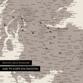 Detail einer England-Karte als Pinn-Leinand in Farbe Warmgray (Braun-Grau) mit Kartenausschnitt von Schottland