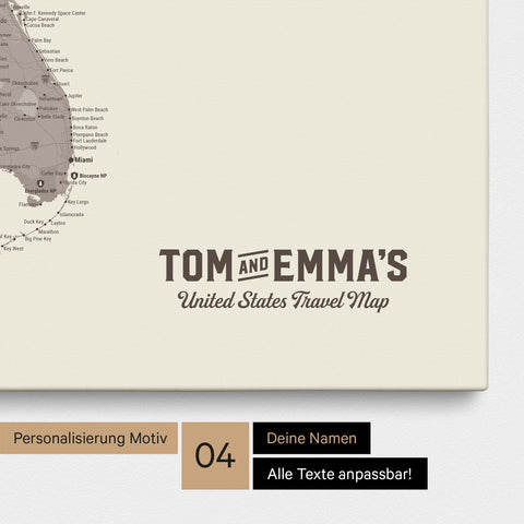 Detaillierte USA Amerika Karte als Pinn-Leinwand in Warmgray (Braun-Grau) mit Personalisierung als Logo für die gesamte Familie