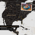 Weltkarte in der Equal-Earth-Projektion als Pinnwand in der Farbe  Light Black (Schwarz-Weiss), auf der Reiseziele in den USA und Kanada mit Pins markiert sind