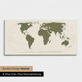 Neutrale und schlichte Ausführung einer Weltkarte in der Equal-Earth-Projektion als Pinn-Leinwand in Olive Green ohne Personalisierung