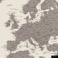 Ein detaillierter Ausschnitt einer Weltkarte-Pinnwand in der Farbe Warmgray zeigt einen Ausschnitt von Europa mit allen Ländern und Hauptstädten.